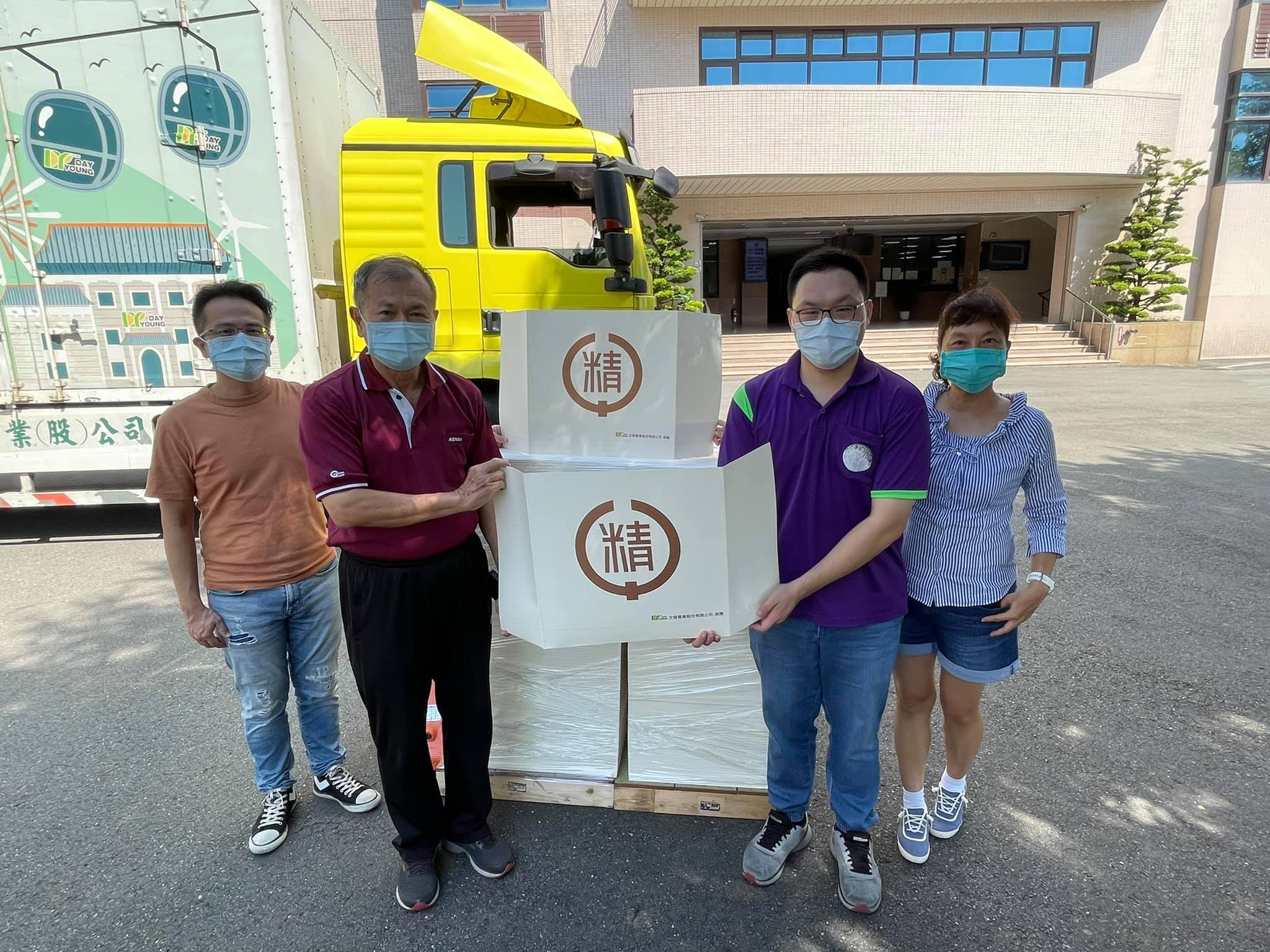 Wen Ho Develops Food-Grade Paper Dividers! Donates to Jing Cheng High School, Providing Students with a Safe Support System